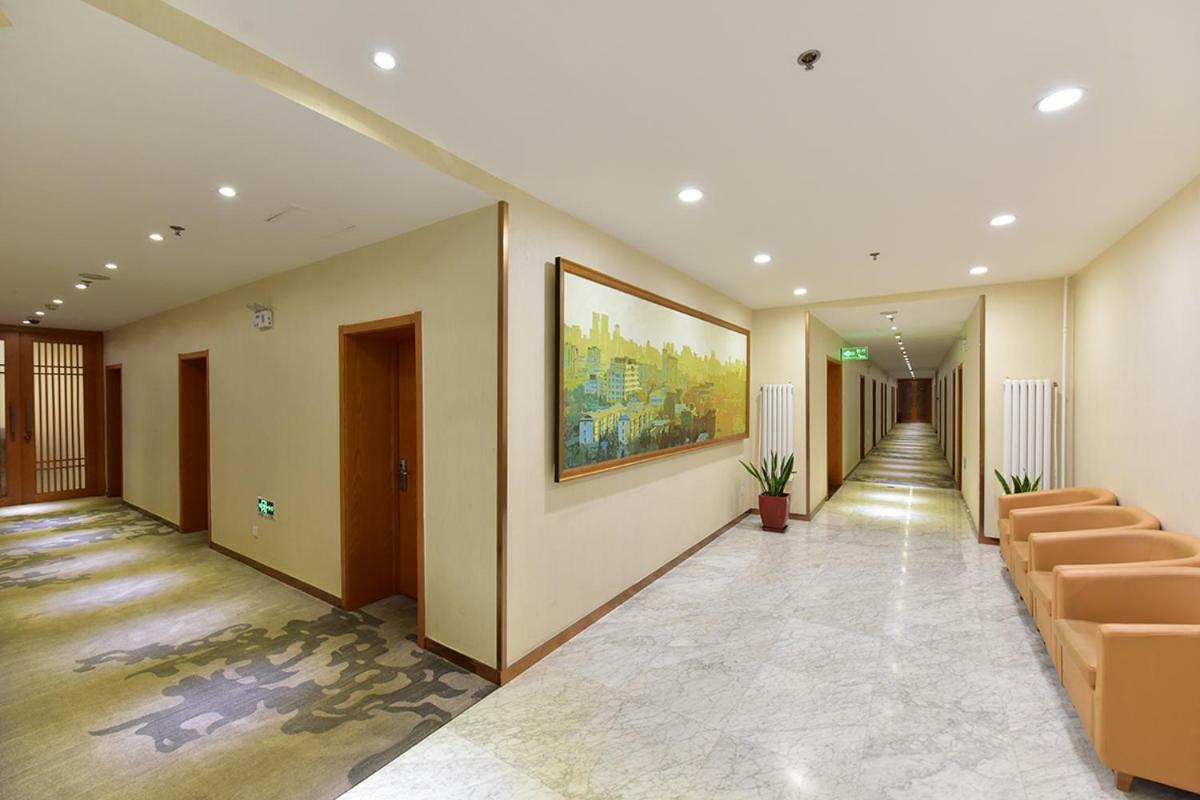 Beijing Dongdan Hotel Near Wangfujing Street,Tian'Anmen Square,The Forbidden City,Free Self-Service Laundry Room Экстерьер фото